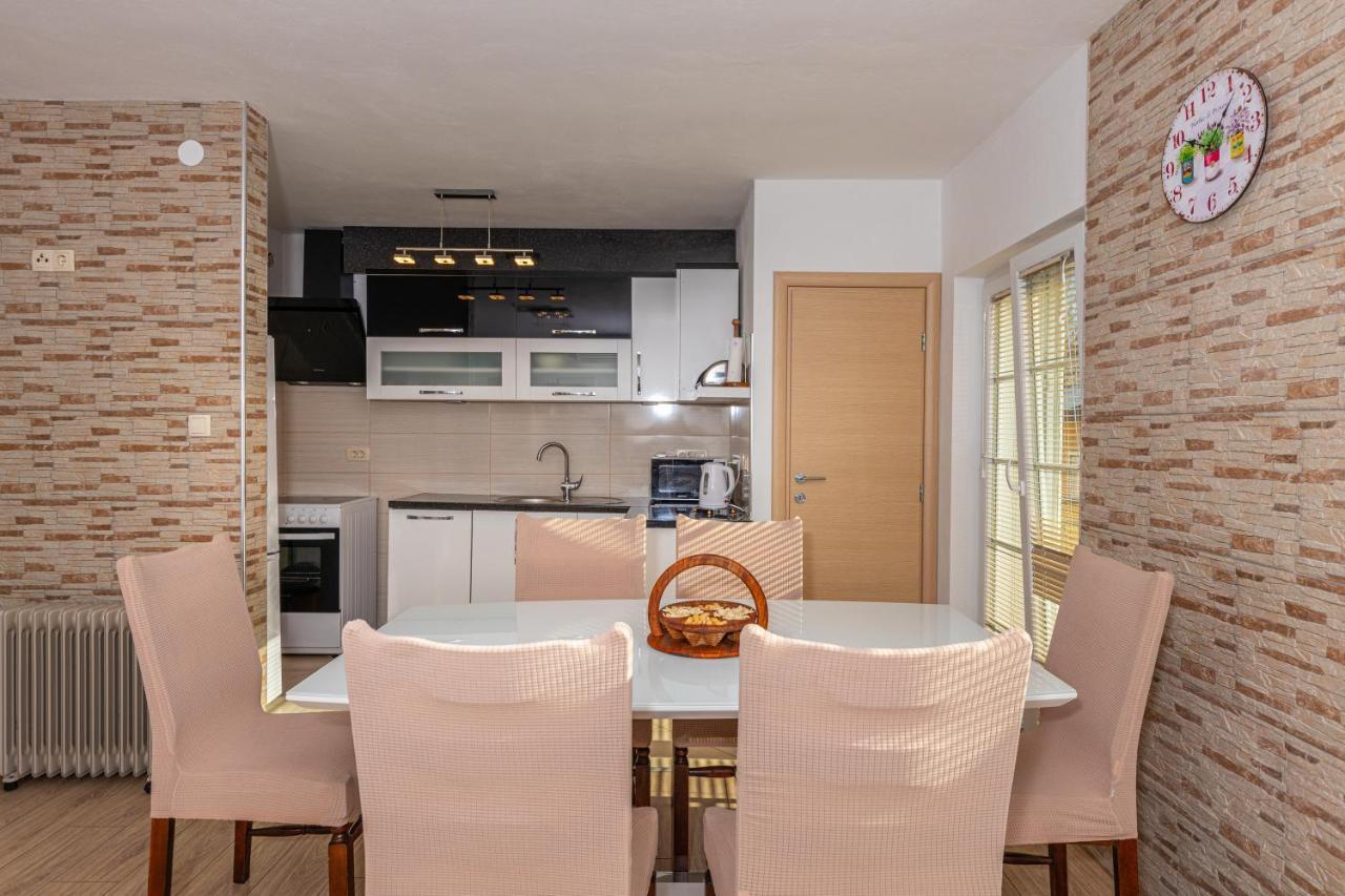 Apartment Sare *