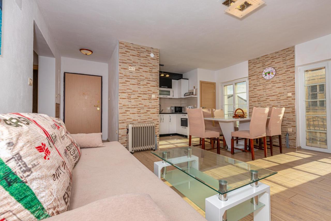 Sare Apartment